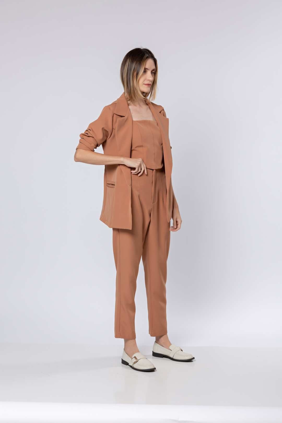 Conj 3 Peças em Alfaiataria (Calça, Cropped e Blazer)✨
