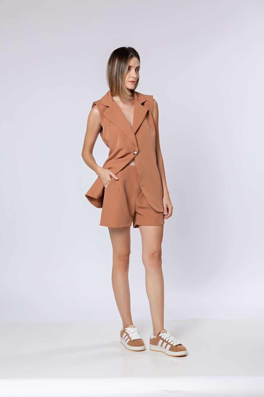 Conj Shorts + Colete Alongado Nude