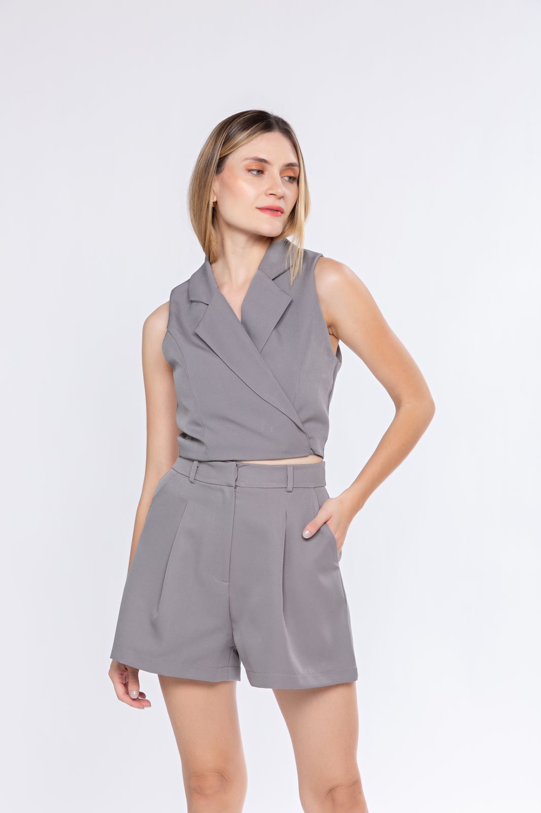 Conj Shorts de Ryca + Blusa Bozzetti Cinza