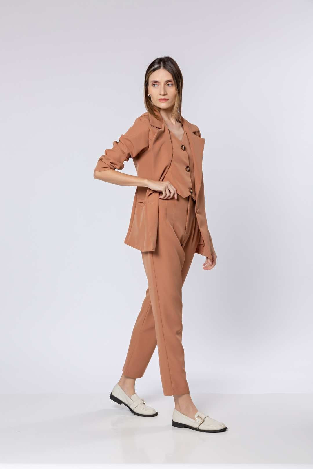 Conj 3 Peças em Alfaiataria (Calça, Colete e Blazer)✨
