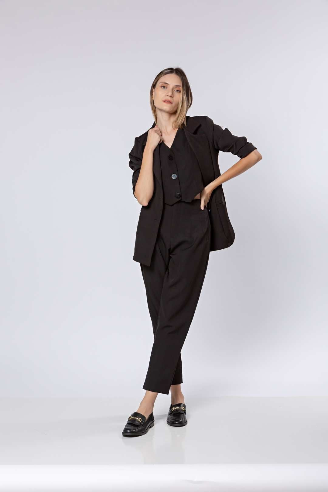 Conj 3 Peças em Alfaiataria (Calça, Colete e Blazer)✨